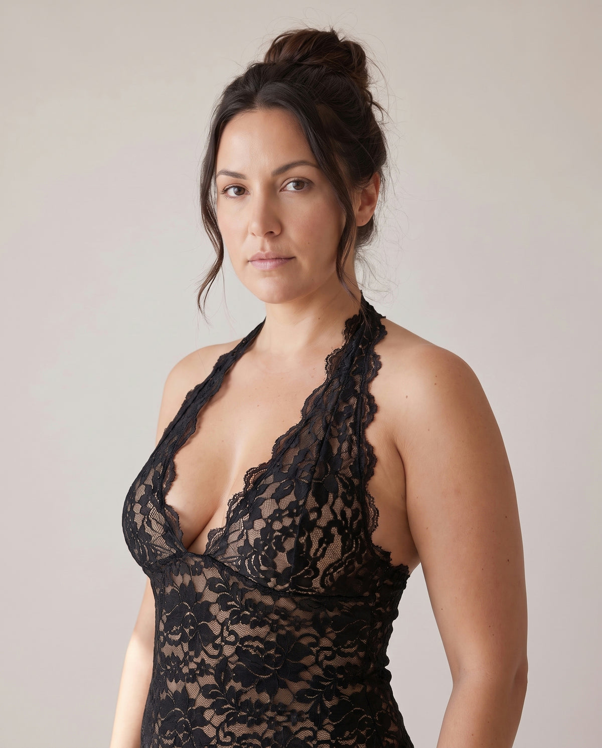 שמלת אורנה · 13_neckline_crop_黑色.jpg