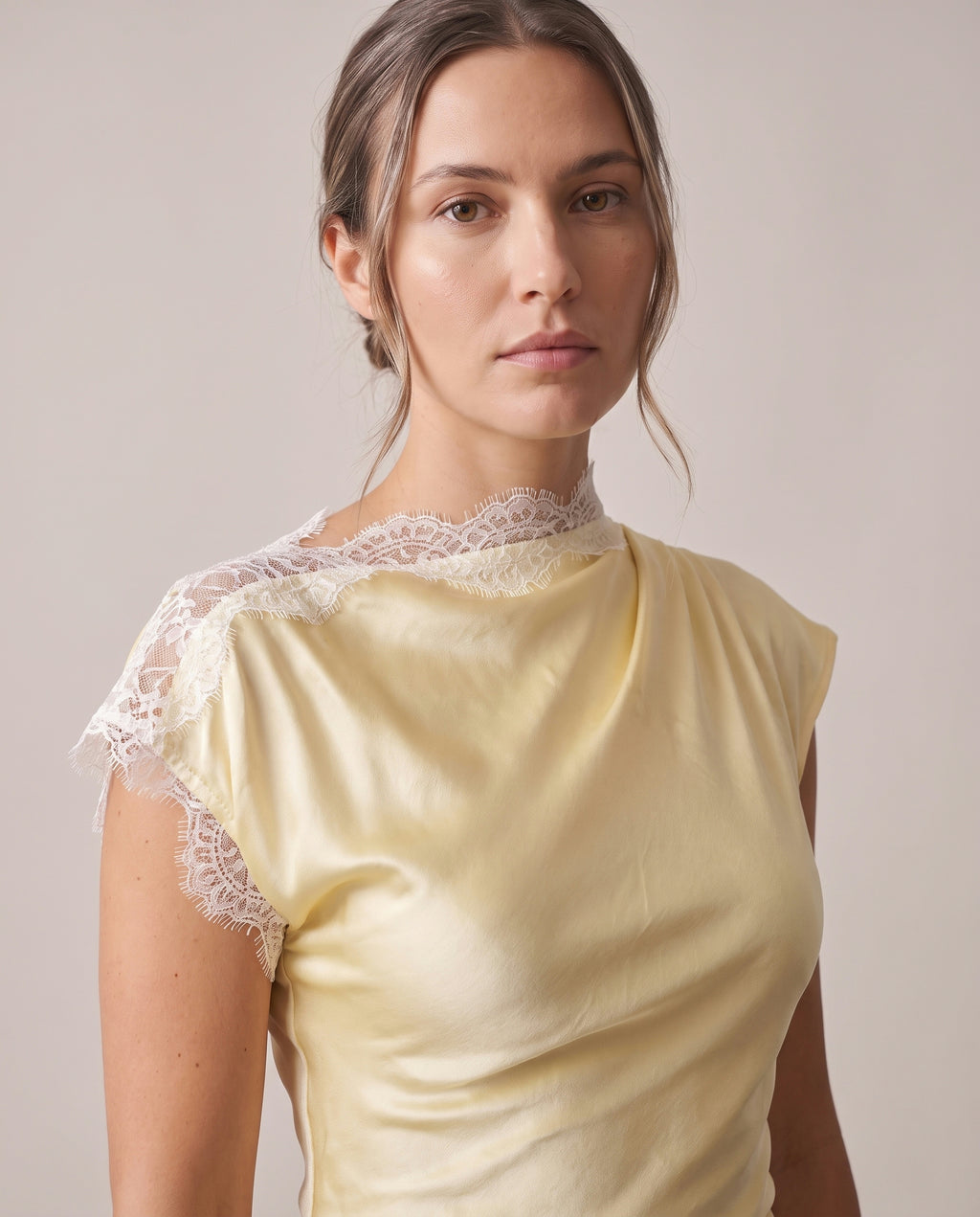 שמלת תבל · 13_neckline_crop_浅黄色.jpg