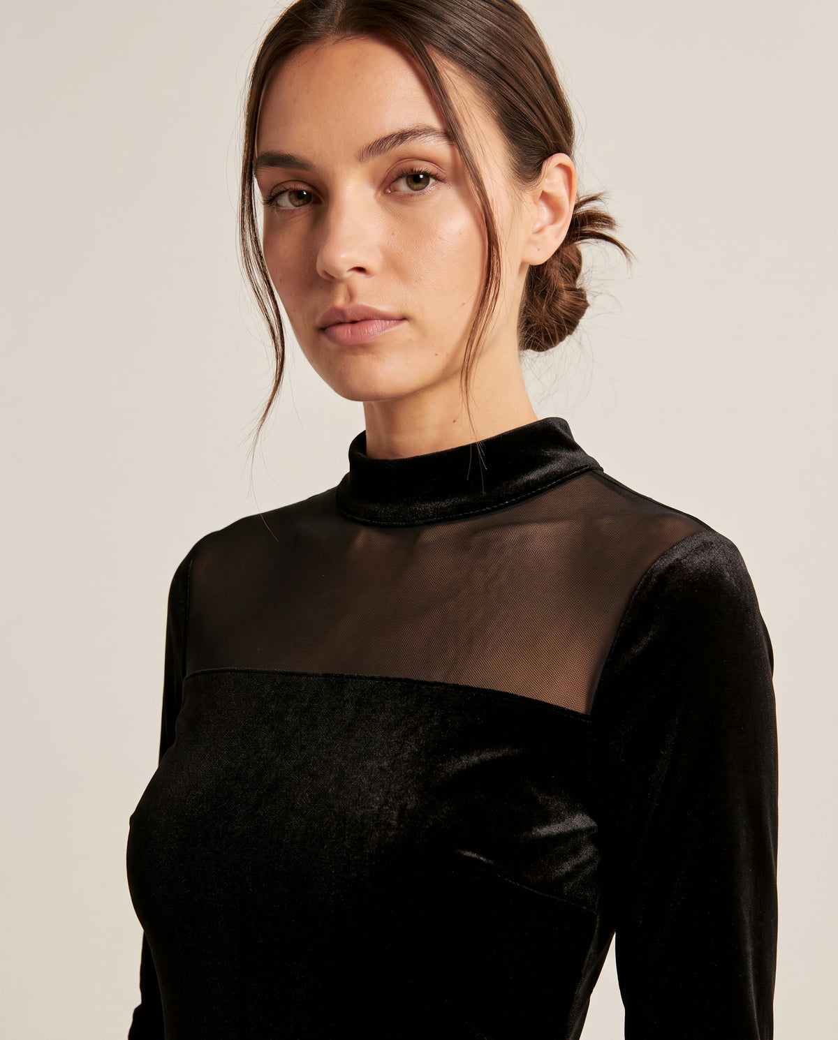 שמלת מוריה · 13_neckline_crop_黑色.jpg