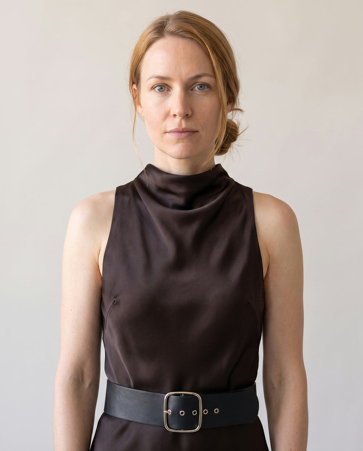 שמלת דונה · 13_neckline_crop_A.jpg