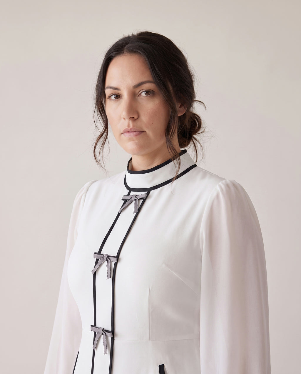 שמלת ריטה · 13_neckline_crop_白色.jpg