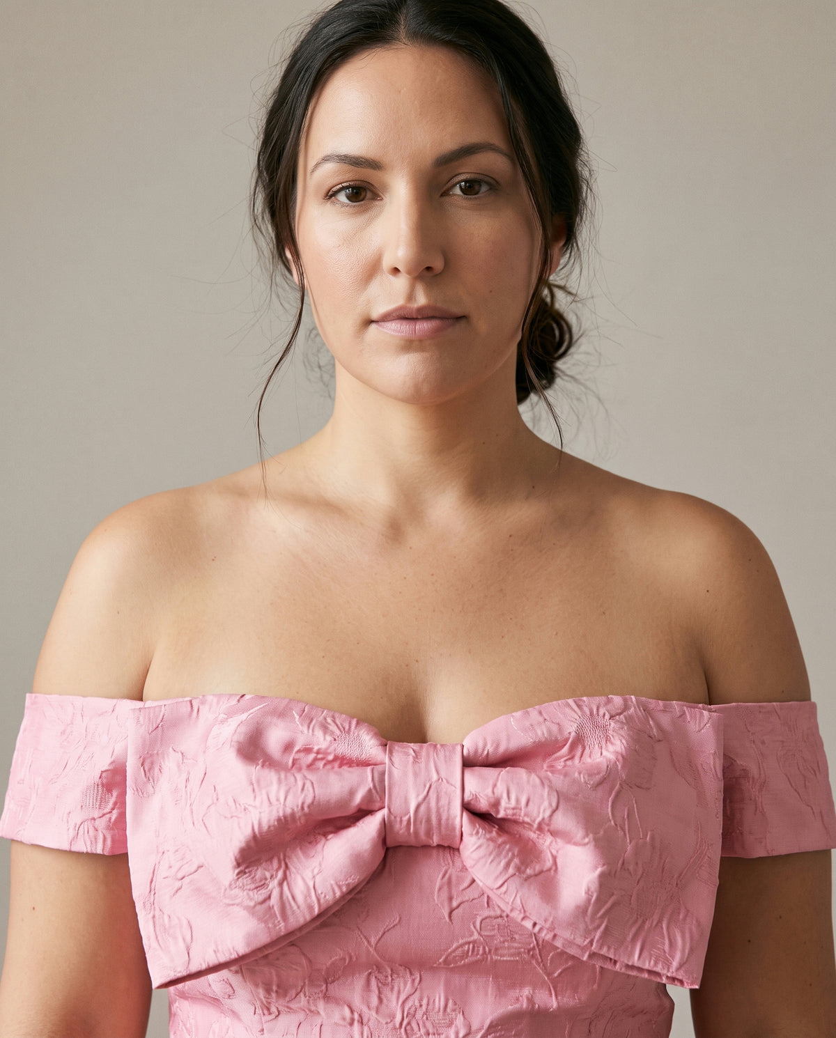 שמלת נדין · 13_neckline_crop_粉色.jpg